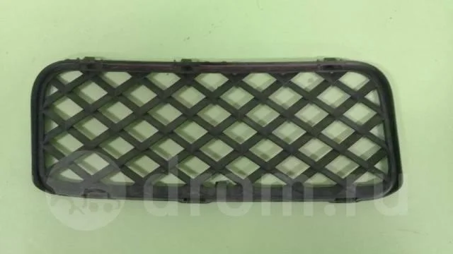 решетка в бампер VW Touareg 2002-2010 R -