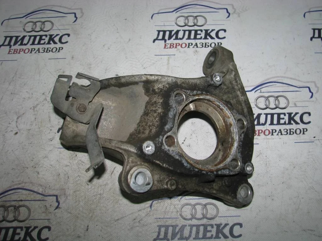 кулак поворотный VW Passat (B6) 2005-2010 L F