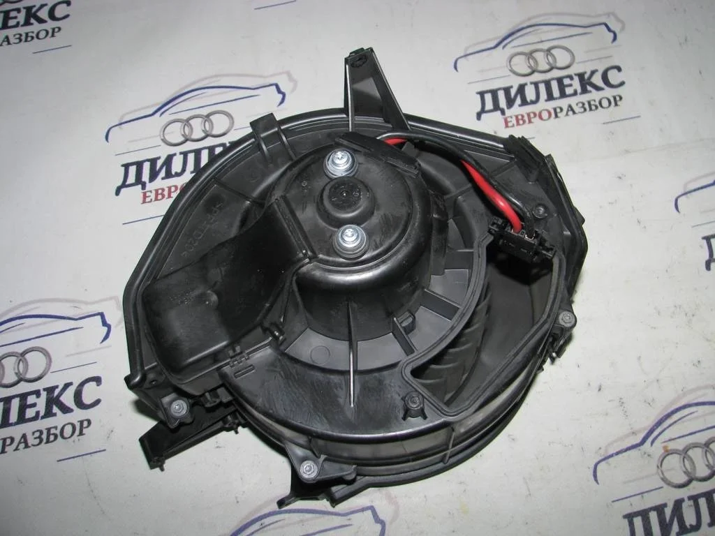 моторчик печки Audi Allroad quattro 2005-2012 - -