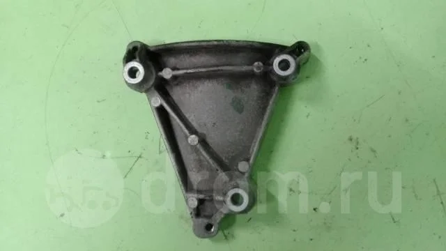 кронштейн кондиционера Audi Allroad quattro 2005-2012 - -