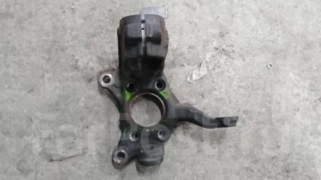 кулак поворотный VW Golf V Plus 2005-2014 R F