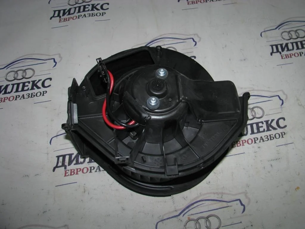 моторчик печки Audi Allroad quattro 2005-2012 - -