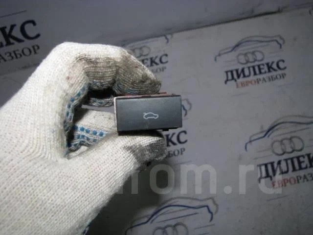 кнопка открывания багажника Audi A6 (C6 4F) 2004-2011 - -