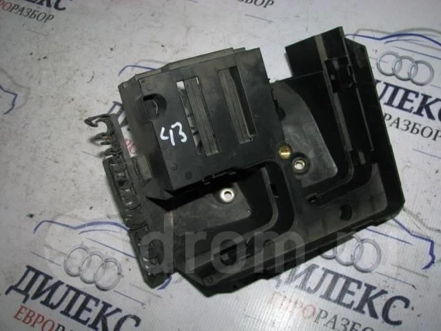 кронштейн (сопут. товар) VW Tiguan 2007-2011 - -