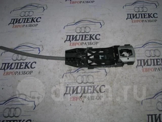 кронштейн ручки VW Golf VII 2012 - -