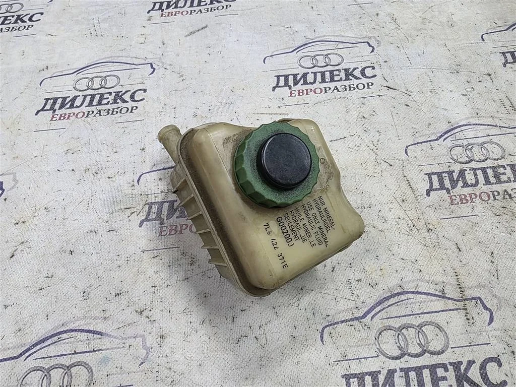 бачок гидроусилителя VW Touareg 2002-2010 - -