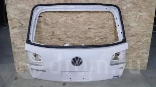 дверь багажника VW Touareg 2002-2010 - -
