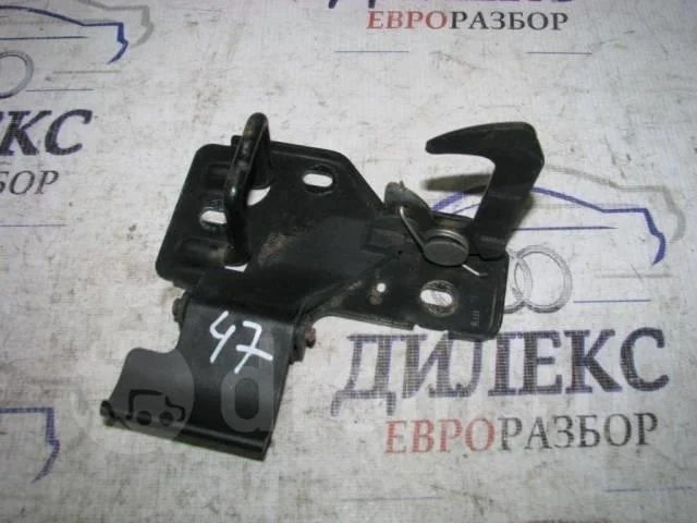 крючок капота VW Touareg 2002-2010 - -