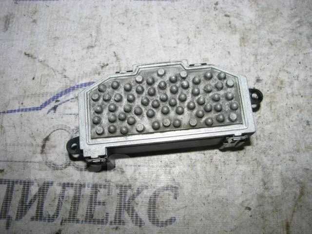резистор отопителя VW Tiguan 2007-2011 - -