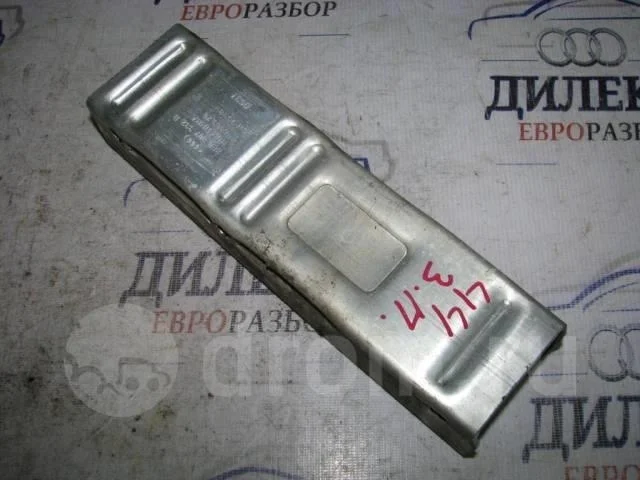 кронштейн усилителя заднего бампера Audi A4 (B7) 2004-2009 R R