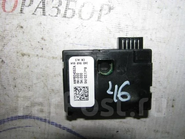 датчик угла поворота рулевого колеса VW Tiguan 2007-2011 - -