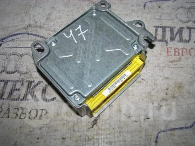 блок управления air bag VW Touareg 2002-2010 - -