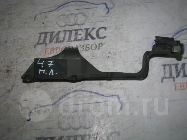 кронштейн фары VW Touareg 2002-2010 L -