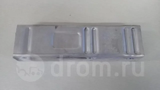 кронштейн усилителя заднего бампера Audi A4 (B7) 2004-2009 - R