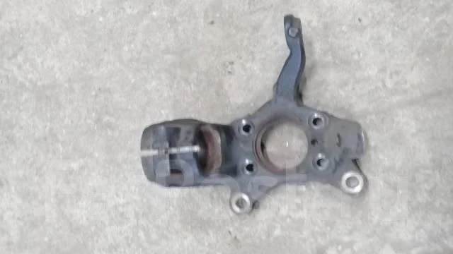 кулак поворотный VW Jetta 2005-2011 R F