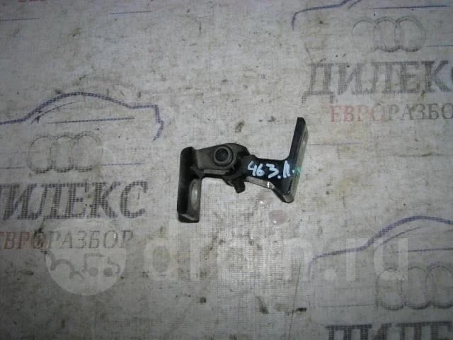 петля двери VW Tiguan 2007-2011 L -