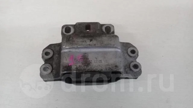 опора двигателя VW Jetta 2005-2011 L -