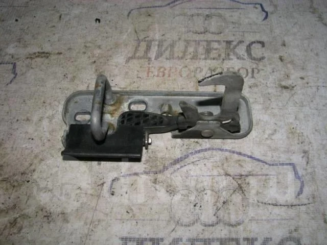крючок капота VW Jetta 2005-2011 - -