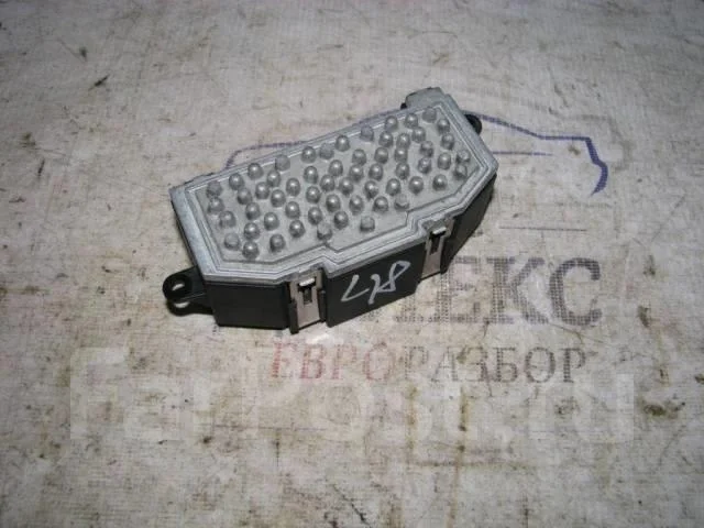 резистор отопителя VW Jetta 2005-2011 - -
