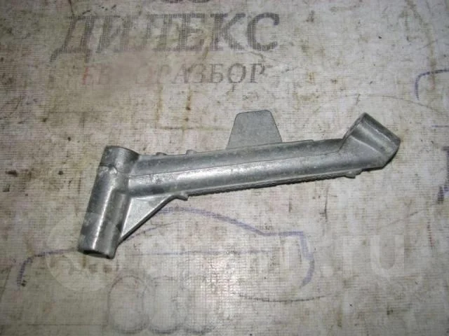 кронштейн Audi A4 (B8) 2007-2015 - -