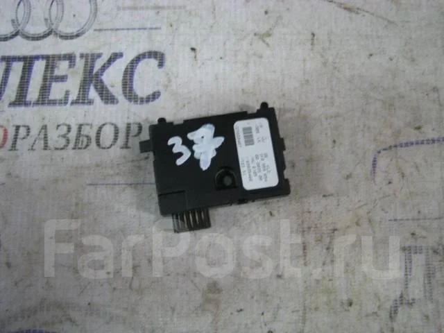 датчик угла поворота рулевого колеса VW Golf V Plus 2005-2014 - -