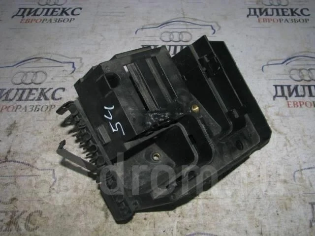 кронштейн (сопут. товар) VW Tiguan 2007-2011 - -