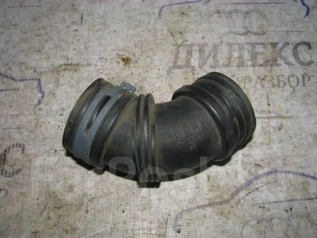 патрубок воздушного фильтра VW Jetta 2005-2011 - -