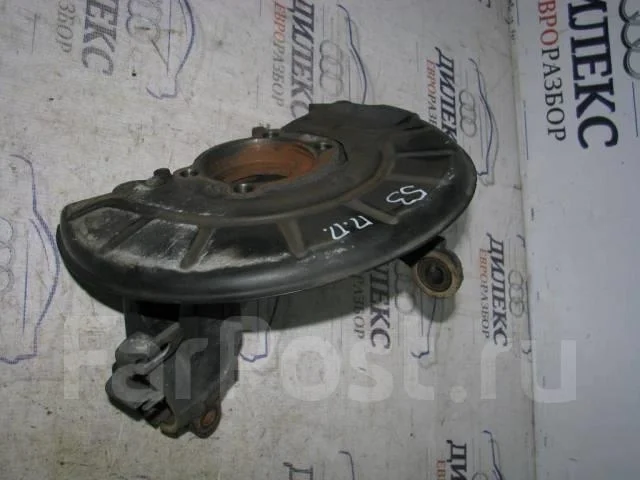 кулак поворотный VW Golf VI 2009-2012 R F