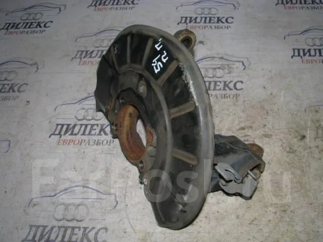 кулак поворотный VW Tiguan 2007-2011 R F