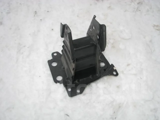 кронштейн переднего бампера Audi A3 (8PA) 2004-2013 L F