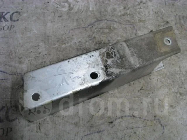 кронштейн усилителя заднего бампера Audi A6 (C6 4F) 2004-2011 - R