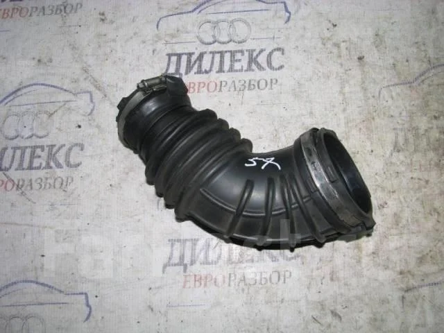 патрубок воздушного фильтра Audi A4 (B8) 2007-2015 - -