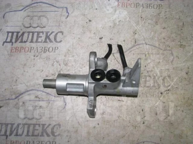 цилиндр тормозной главный Audi A4 (B8) 2007-2015 - -