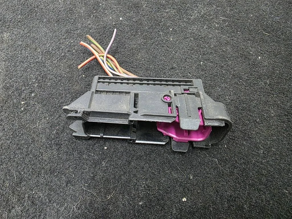 разъем Audi  - -