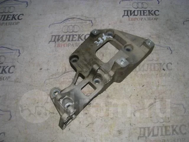 кронштейн генератора VW Jetta 2005-2011 - -