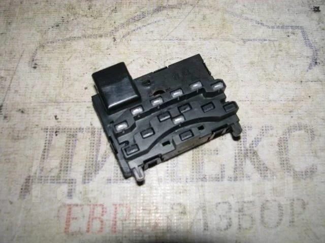 датчик угла поворота рулевого колеса VW Tiguan 2007-2011 - -