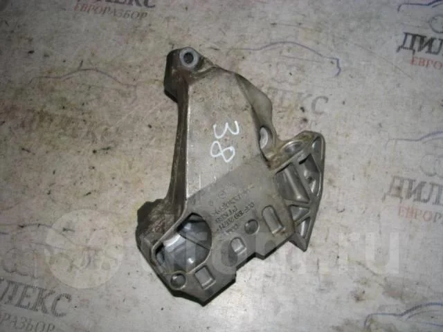 кронштейн двигателя VW Jetta 2005-2011 R -