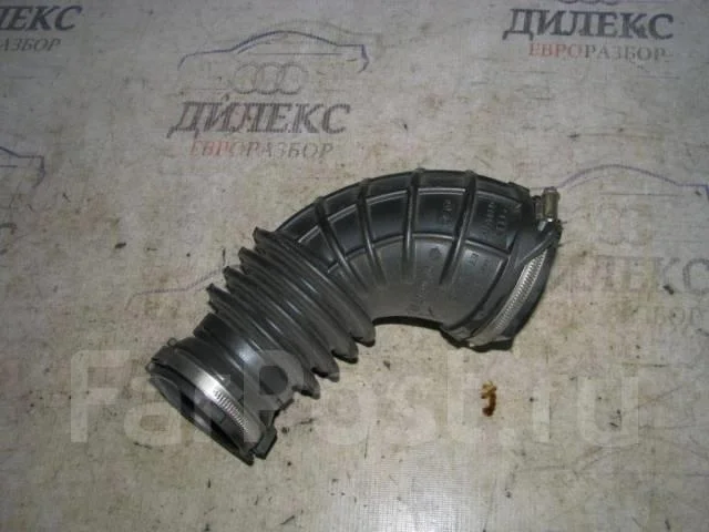 патрубок воздушного фильтра Audi A4 (B8) 2007-2015 - -