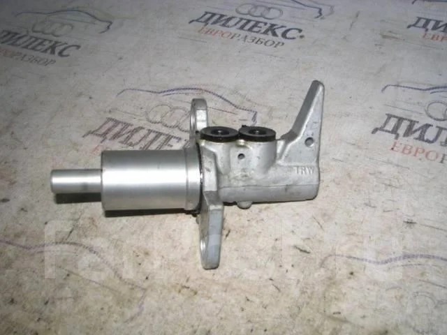 цилиндр тормозной главный Audi A4 (B8) 2007-2015 - -