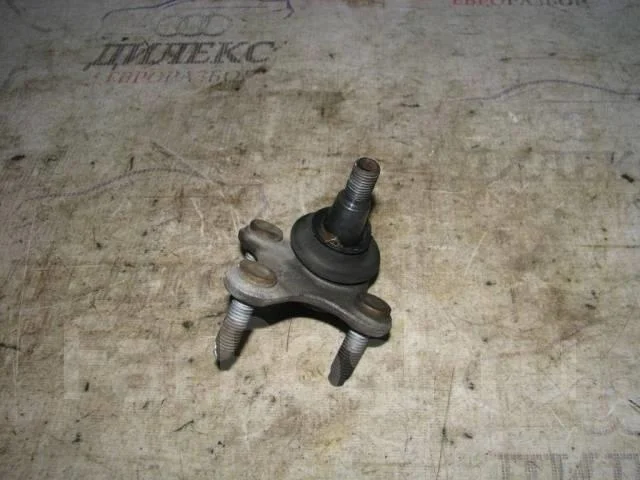 опора шаровая VW Tiguan 2007-2011 R -