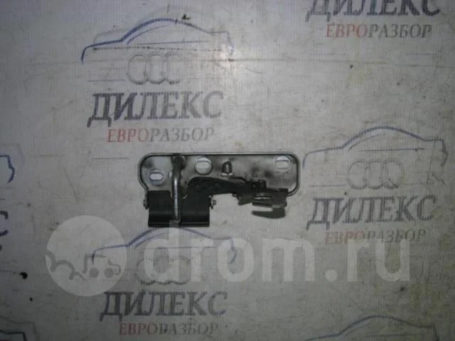 крючок капота VW Tiguan 2007-2011 - -