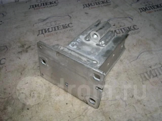 кронштейн усилителя переднего бампера Audi A4 (B8) 2007-2015 R F