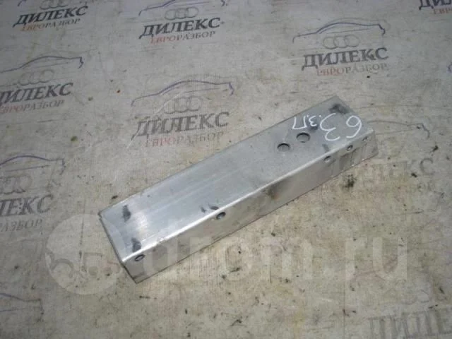 кронштейн усилителя заднего бампера Audi A4 (B8) 2007-2015 R R