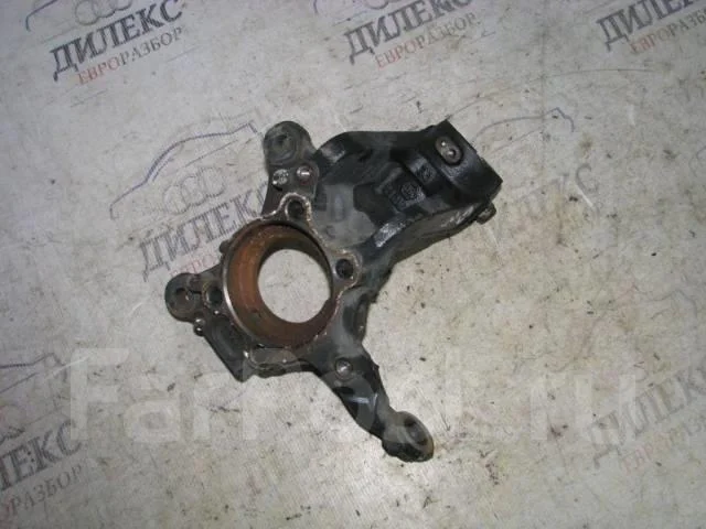 кулак поворотный VW Touran 2003-2010 L F