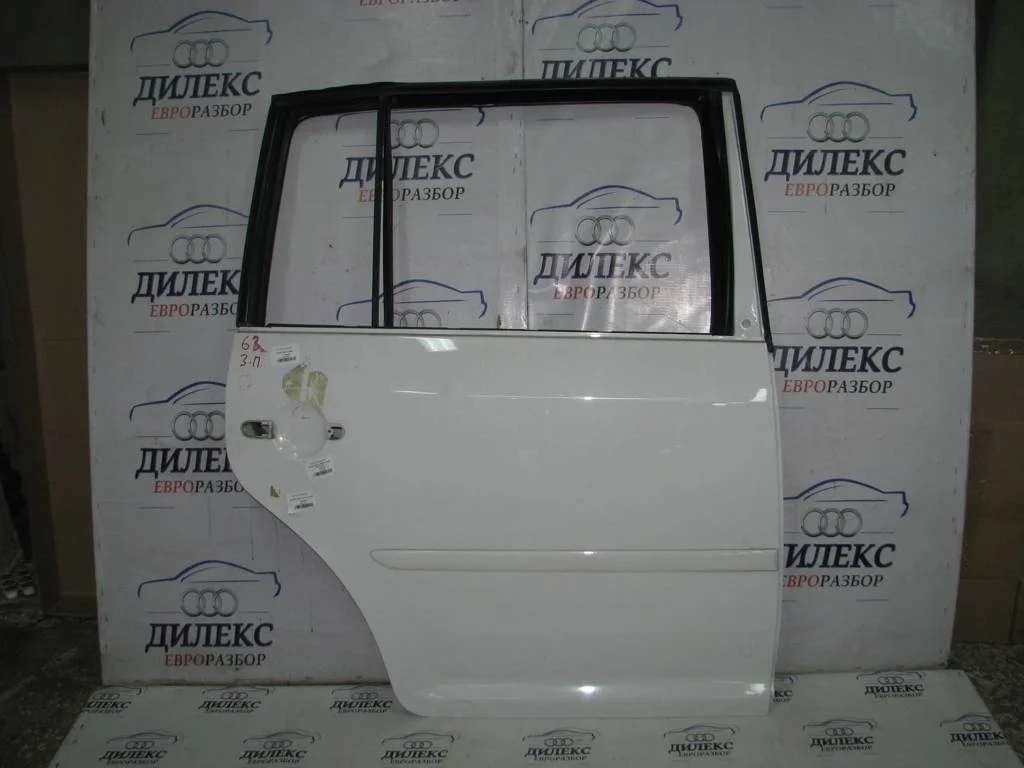дверь VW Touran 2003-2010 R R