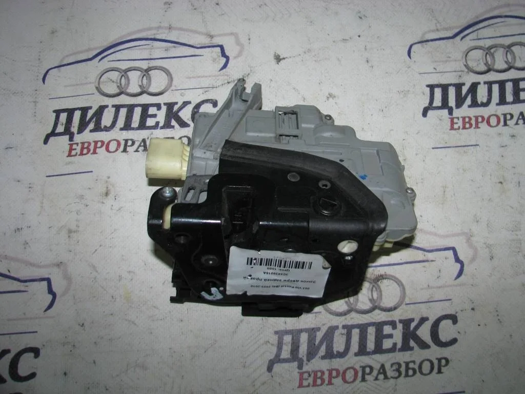 замок двери VW Passat (B6) 2005-2010 R R