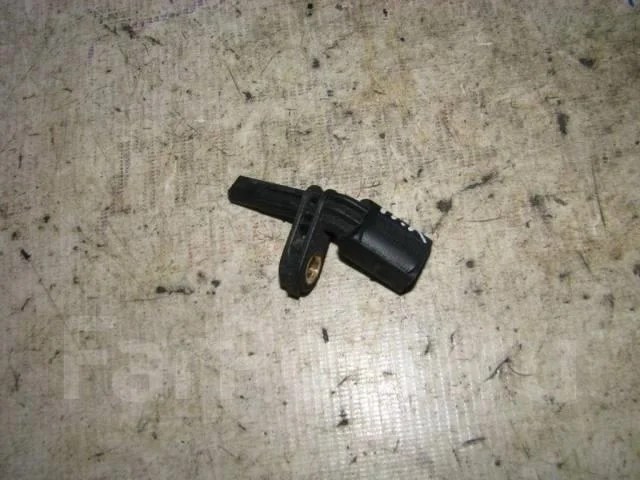 датчик abs VW Passat (B6) 2005-2010 L F