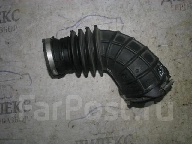 патрубок воздушного фильтра Audi A4 (B8) 2007-2015 - -