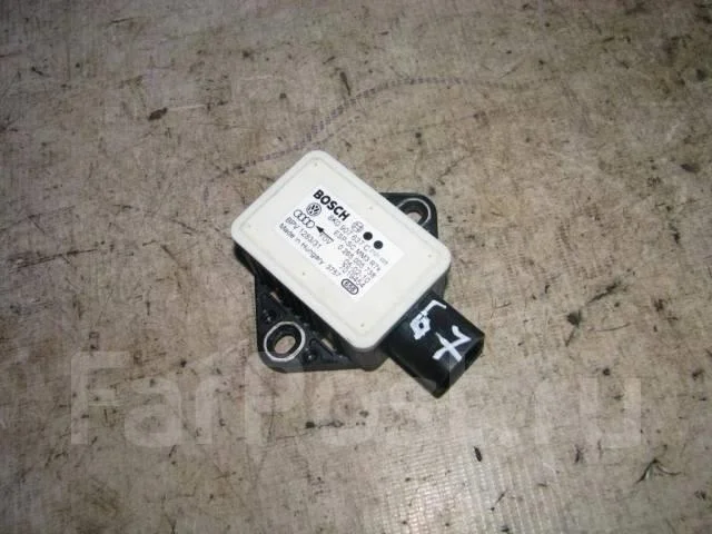 датчик ускорения Audi A4 (B8) 2007-2015 - -