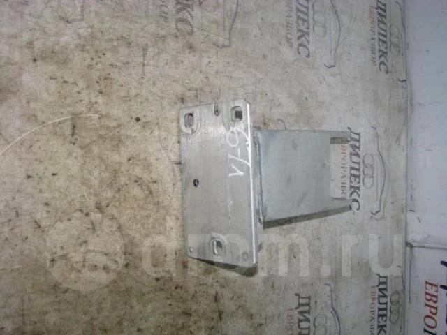 кронштейн усилителя переднего бампера Audi A4 (B8) 2007-2015 L F